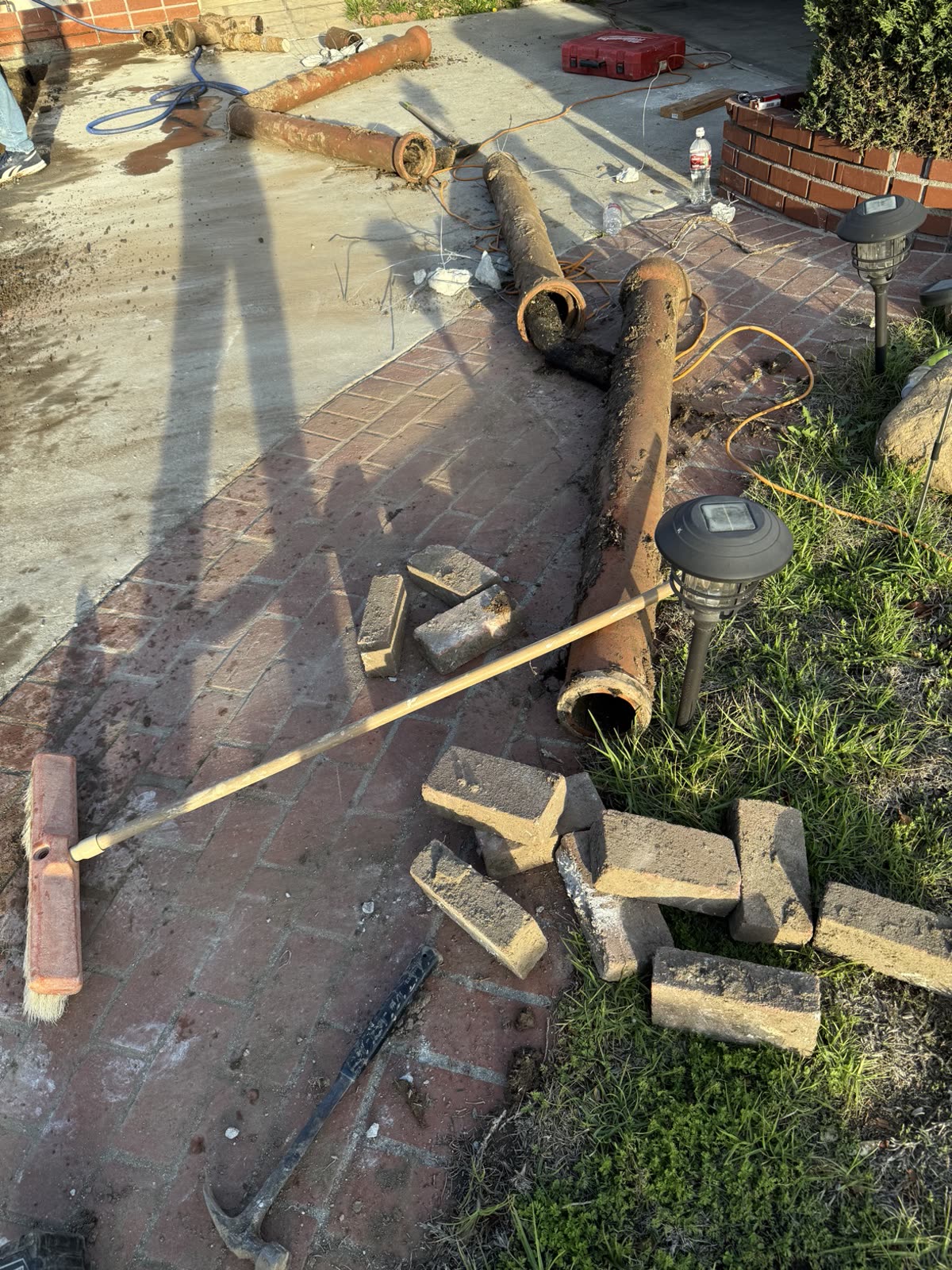Sewer Pipe Replacement / 下水道管道更换