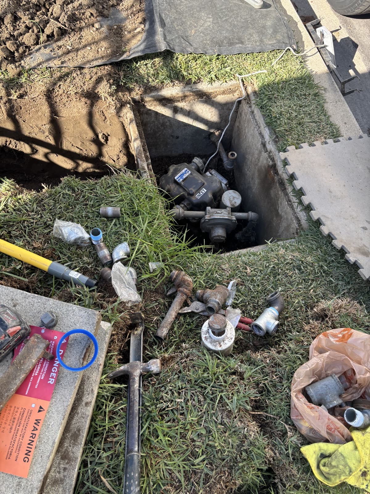 Gas Meter Relocation / 煤气表移位