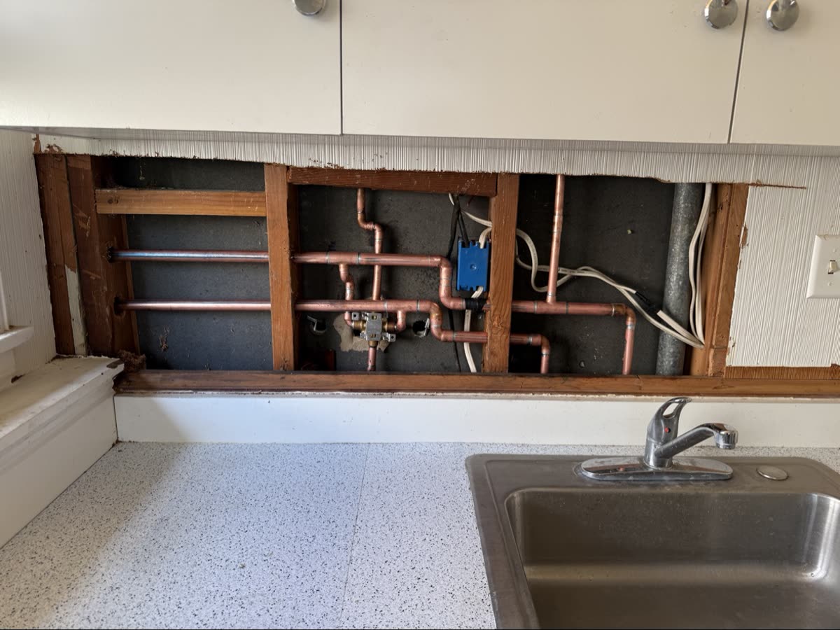Kitchen Repiping / 厨房换铜管