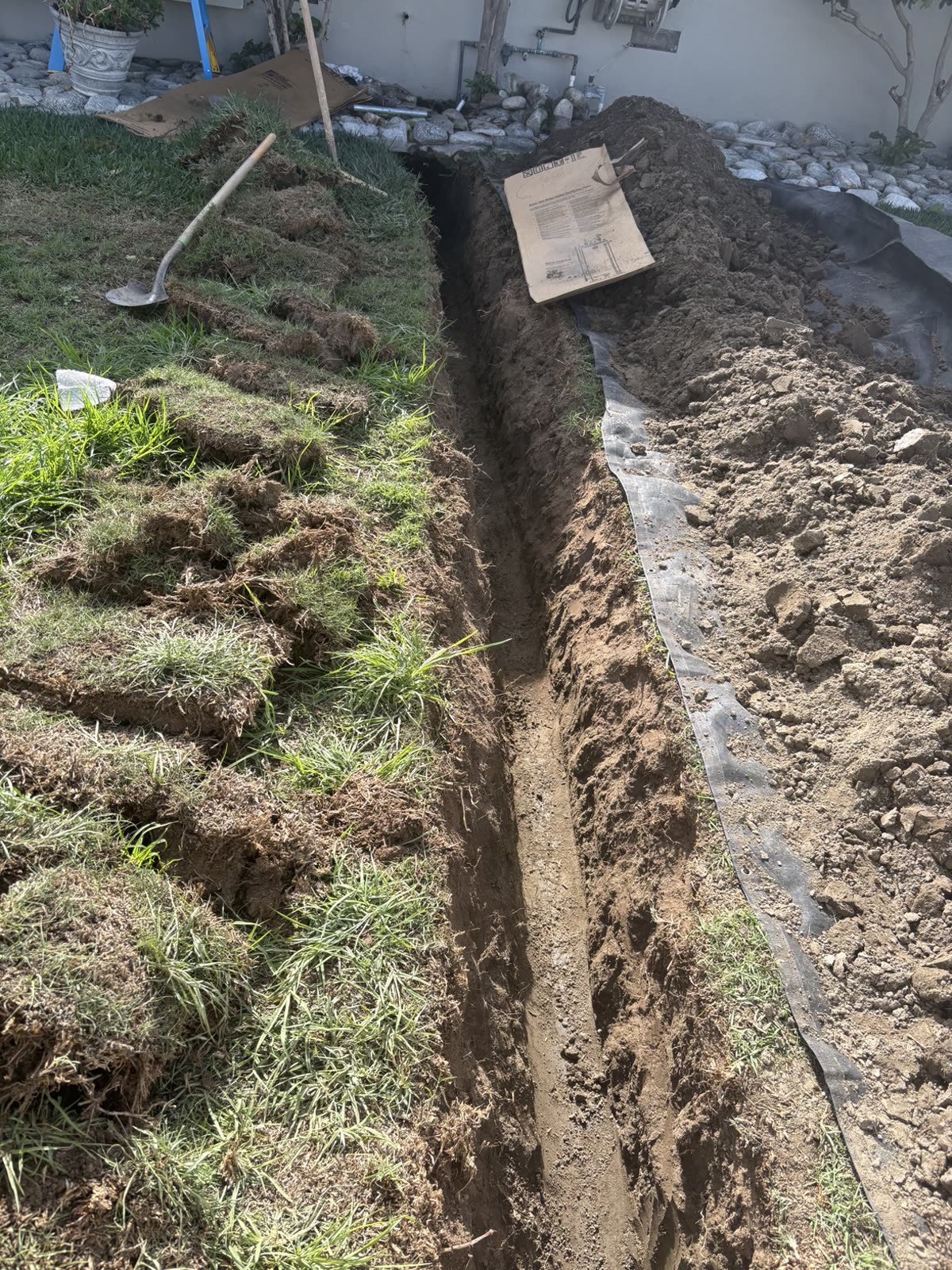 Sewer Main Excavation / 下水道主管道开挖