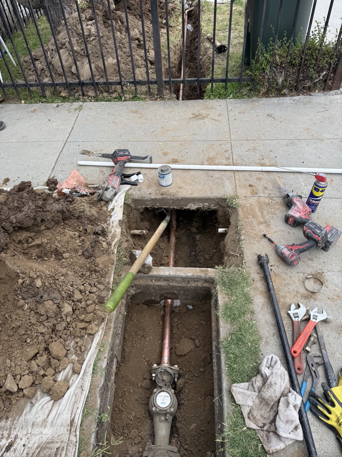 Water Meter Pit Work / 水表坑施工